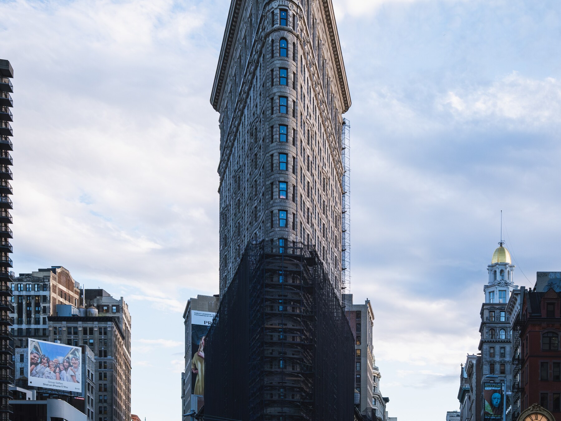 Fifth Avenue approach toward the Flatiron Building for map context